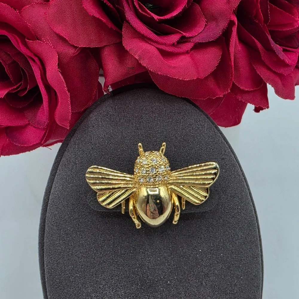 Bee Brooch Rhinestone‎ Wings Insect Gold Tone Lapel Pin Vintage Fashion Jewelry